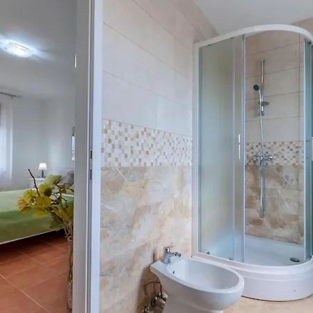 Mit Privatpool Fuer 8 Personen Ca, 130 M Sup2 In Rojnici, Istrien Binnenland Von Istrien