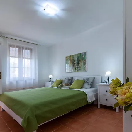 Mit Privatpool Fuer 8 Personen Ca, 130 M Sup2 In Rojnici, Istrien Binnenland Von Istrien Holiday home Rojnici