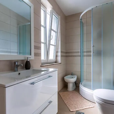 Mit Privatpool Fuer 8 Personen Ca, 130 M Sup2 In Rojnici, Istrien Binnenland Von Istrien Rojnici