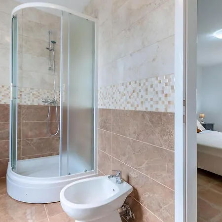 Mit Privatpool Fuer 8 Personen Ca, 130 M Sup2 In Rojnici, Istrien Binnenland Von Istrien