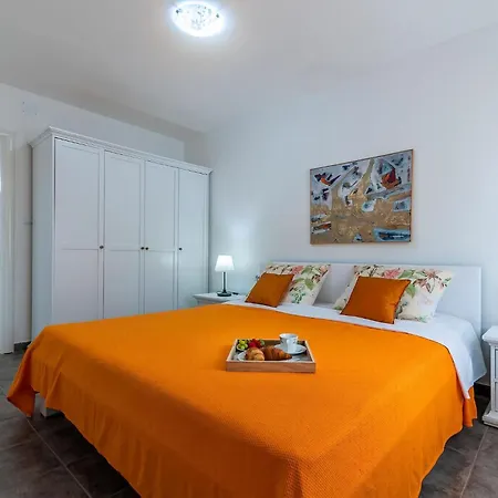 Mit Privatpool Fuer 8 Personen Ca, 130 M Sup2 In Rojnici, Istrien Binnenland Von Istrien