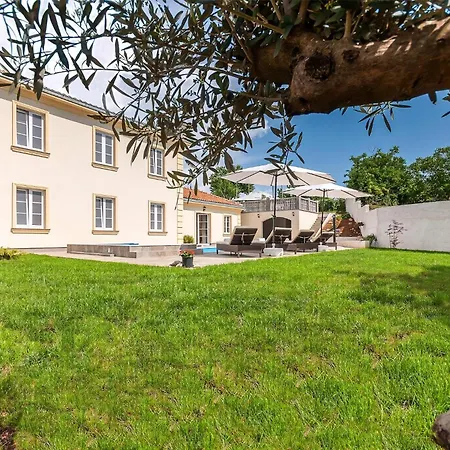 Mit Privatpool Fuer 8 Personen Ca, 130 M Sup2 In Rojnici, Istrien Binnenland Von Istrien Holiday home *