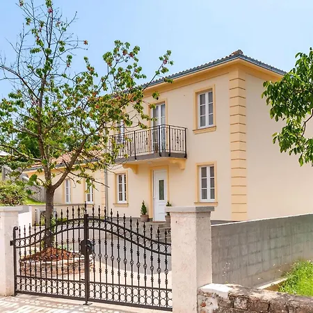 Mit Privatpool Fuer 8 Personen Ca, 130 M Sup2 In Rojnici, Istrien Binnenland Von Istrien 度假居 Rojnići