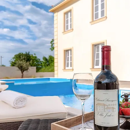 度假居 Mit Privatpool Fuer 8 Personen Ca, 130 M Sup2 In Rojnici, Istrien Binnenland Von Istrien Rojnići